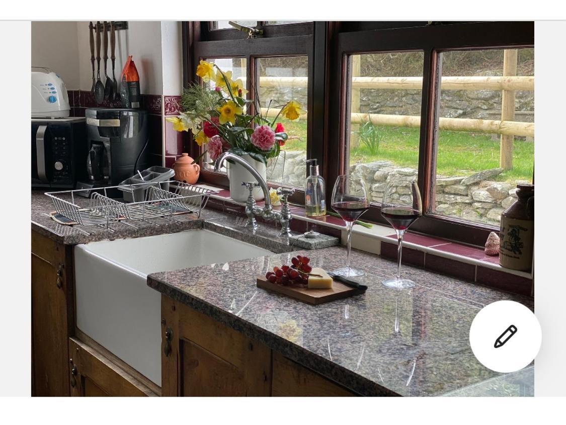 Beautiful Secluded Farmhouse With Hot Tub Villa Barmouth Dış mekan fotoğraf