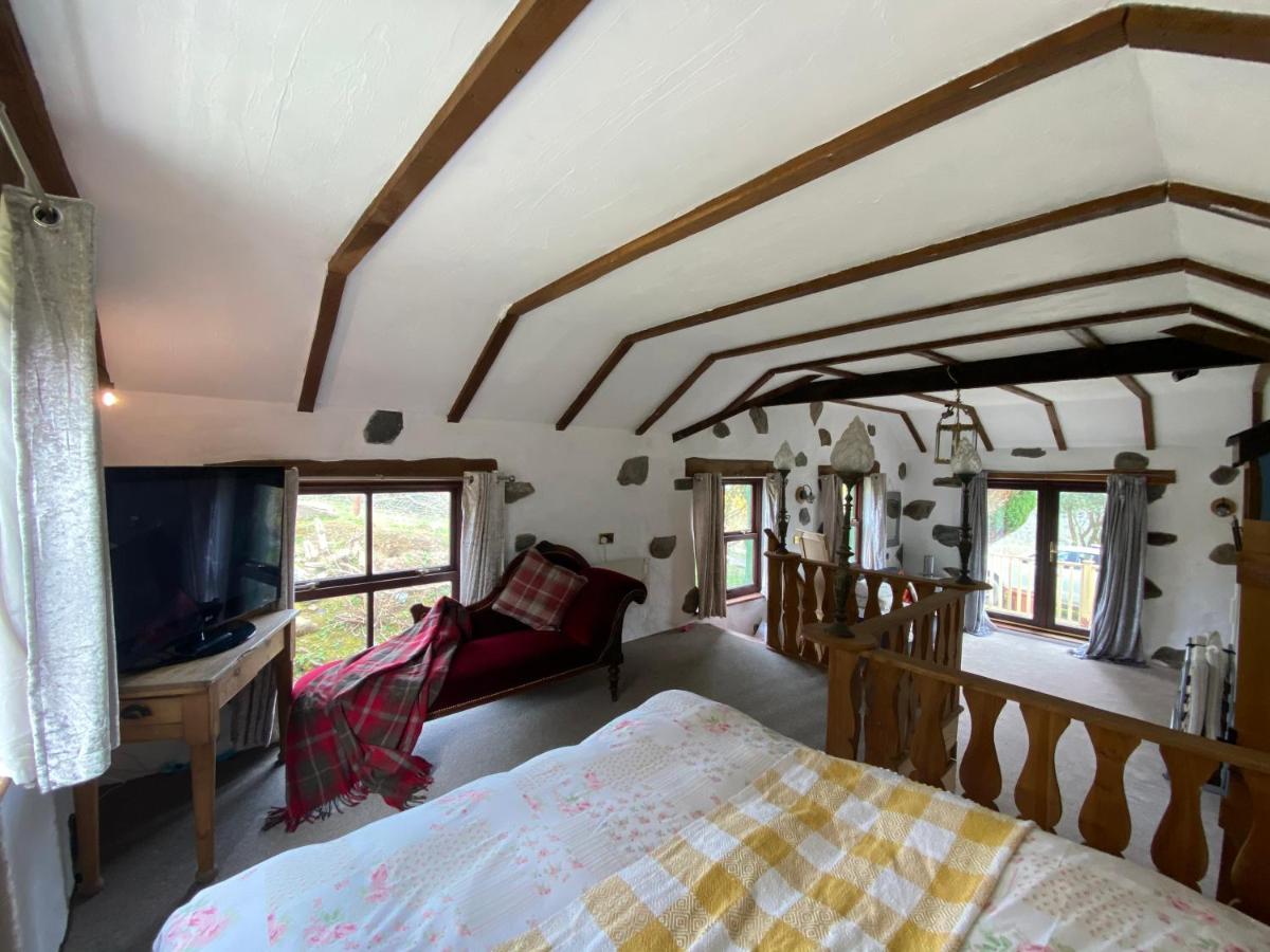 Beautiful Secluded Farmhouse With Hot Tub Villa Barmouth Dış mekan fotoğraf