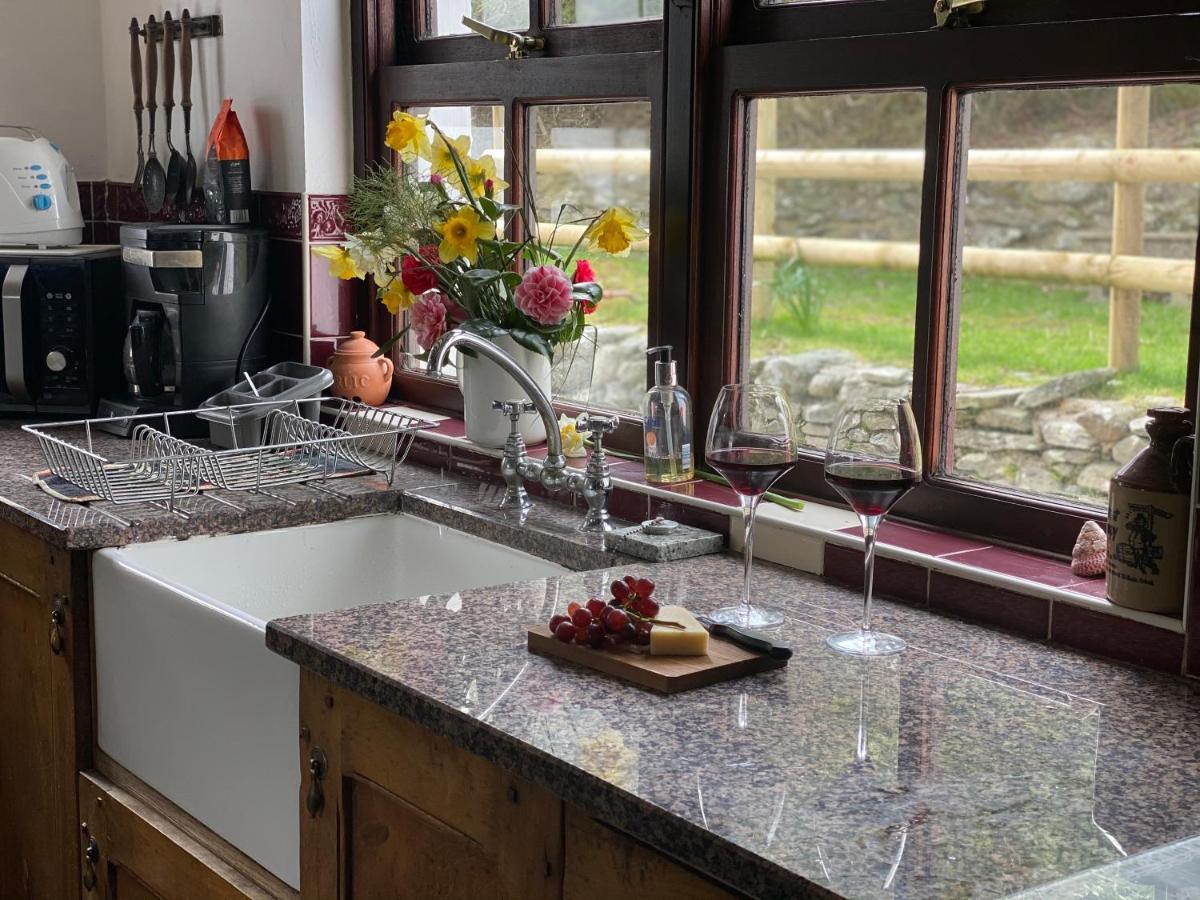 Beautiful Secluded Farmhouse With Hot Tub Villa Barmouth Dış mekan fotoğraf