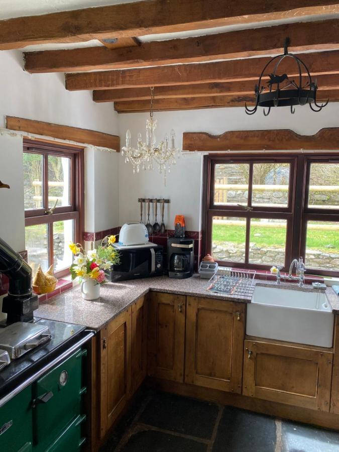 Beautiful Secluded Farmhouse With Hot Tub Villa Barmouth Dış mekan fotoğraf