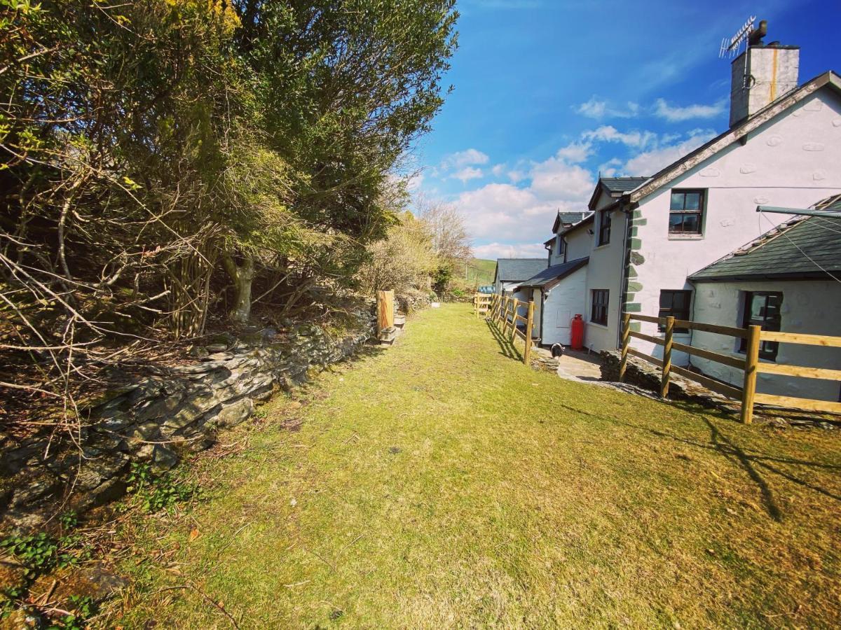 Beautiful Secluded Farmhouse With Hot Tub Villa Barmouth Dış mekan fotoğraf